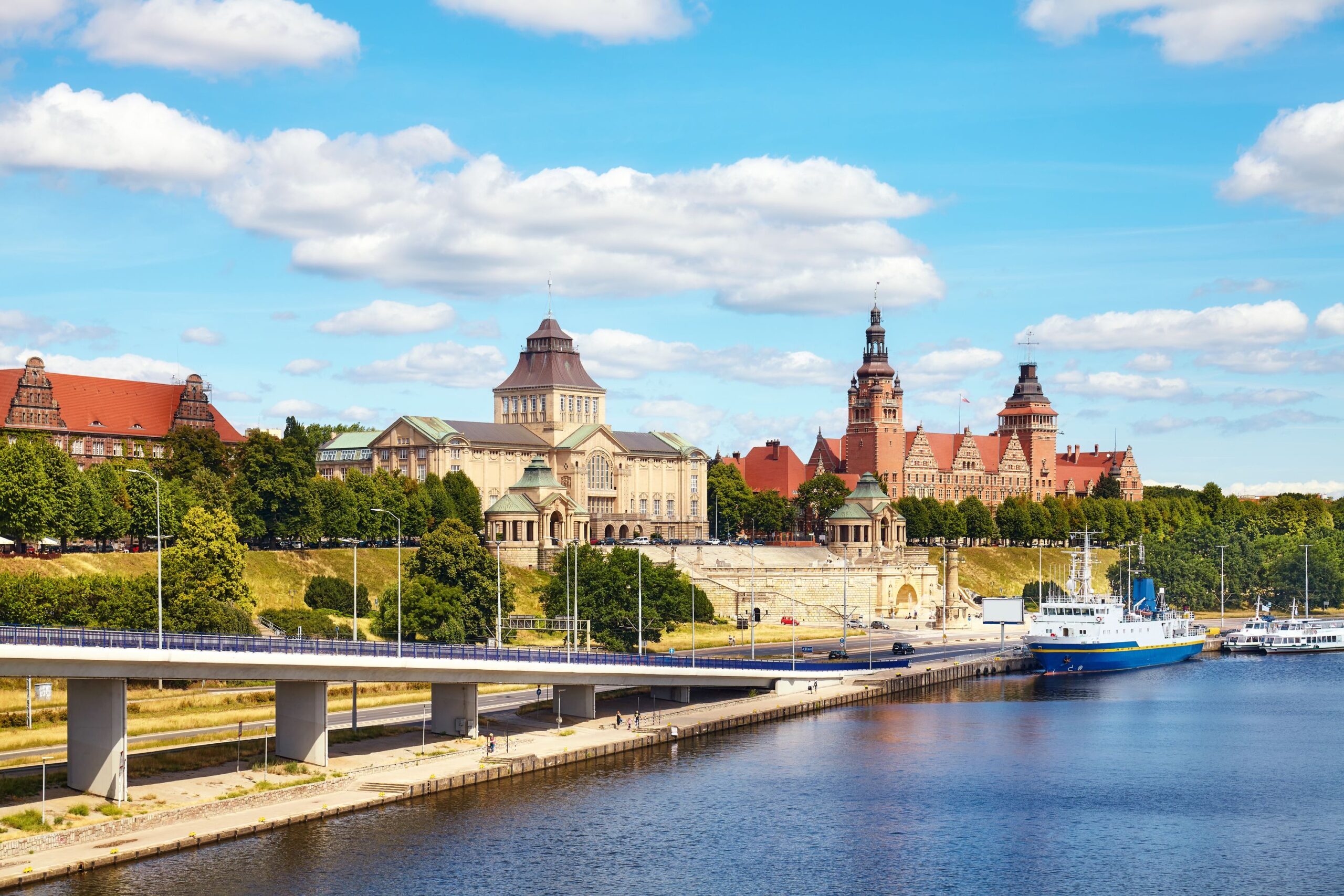 Szczecin – miasto nad Odrą, które zaskakuje. Co warto zobaczyć w stolicy Pomorza Zachodniego?